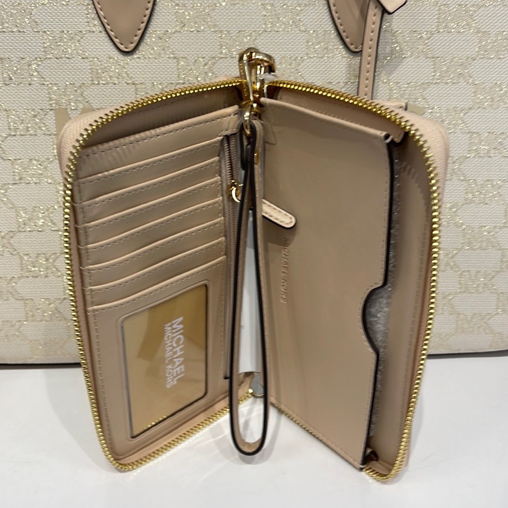 Michael Kors Jet Set Travel Large Phone Case Wristlet Wallet MK Natural Multi - Picture 3 of 16